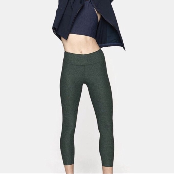 Outdoor Voices 3/4 Warmup legging in Hunter Green - Picture 3 of 7